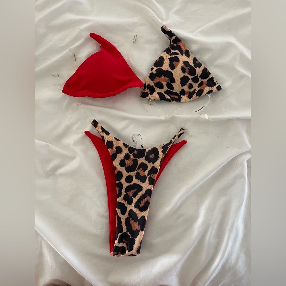 3 Bathing suits